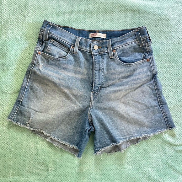 Levi's Pants - High rise Levi jean shorts